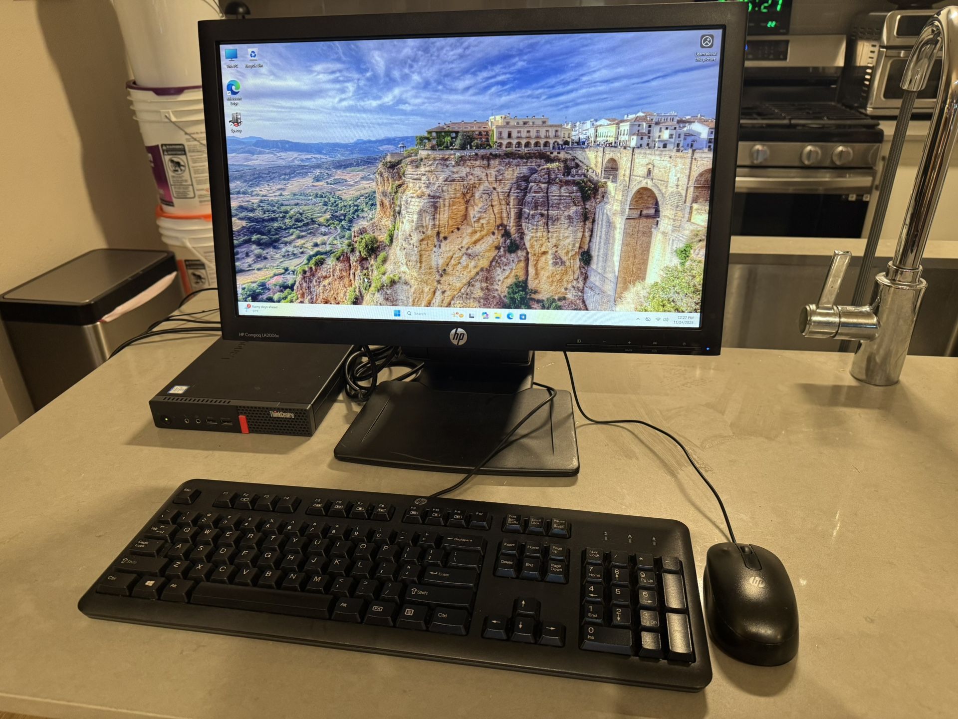 Complete Computer system i5 Windows 11 pro WiFi (fast)