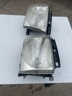 1998 Toyota Tacoma Headlights