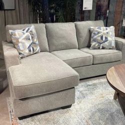 Sofá Chaise On Sale! 
