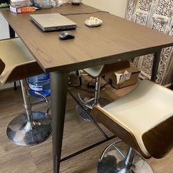 Dinning Table Stool FREE DELIVERY  Like In The Picture But New In Box 200$ 