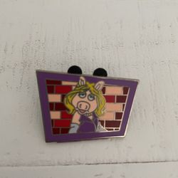 Disney Ms Piggy Pin
