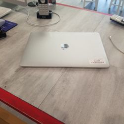 Macbook Air 2020 i3 8gb Ram And 256ssd ( Read Description) 