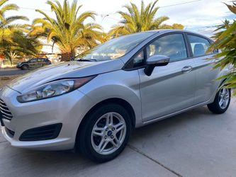 2017 Ford Fiesta SE Hatchback-54200miles