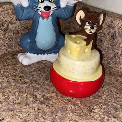 Tom & Jerry Salt N Pepper Shakers for Sale in Parma Heights, OH