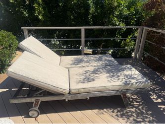 Free outdoor chaise lounges