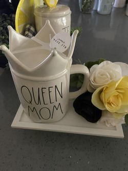 Rae Dunn Queen 🫅 Mom Mug
