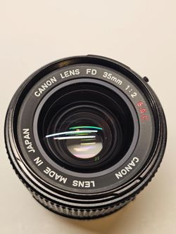 Canon FD 35mm f/2 S.S.C. vintage camera lens