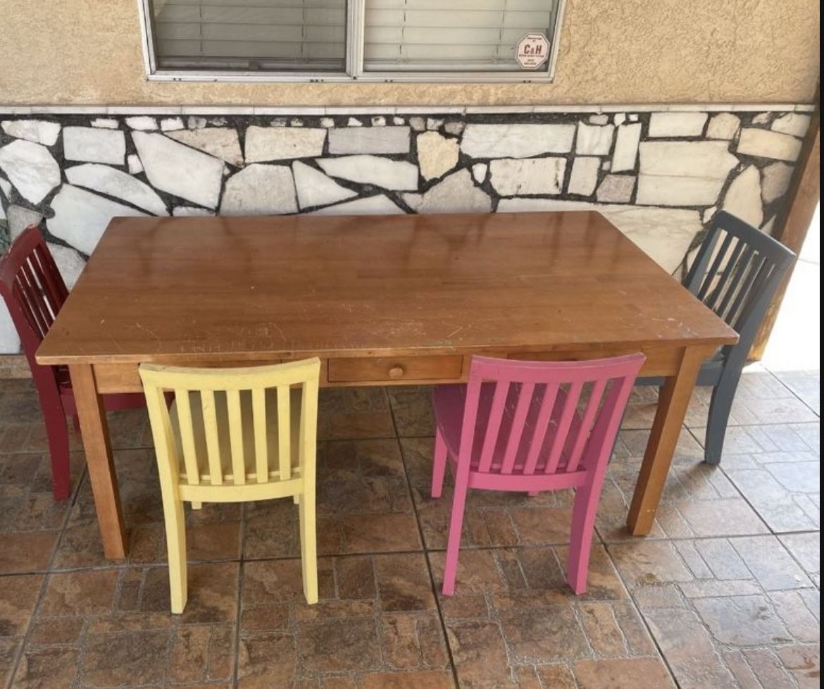 Kids Table / Desk