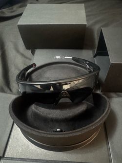 Meta Oakley