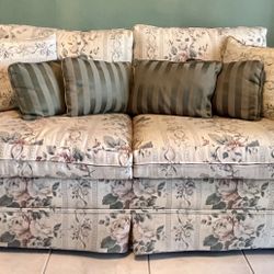 Vintage Floral Loveseat And 2 Chairs 