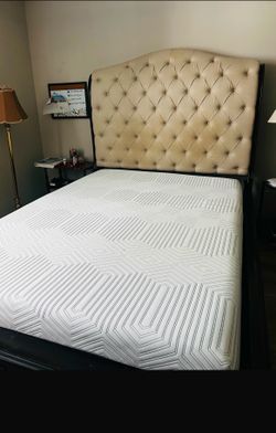 Bed with mattress and dresser lamp bonus