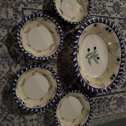 Pasta/Salad Dish w/4 Bowls