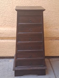 Dresser Rustic Pyramid