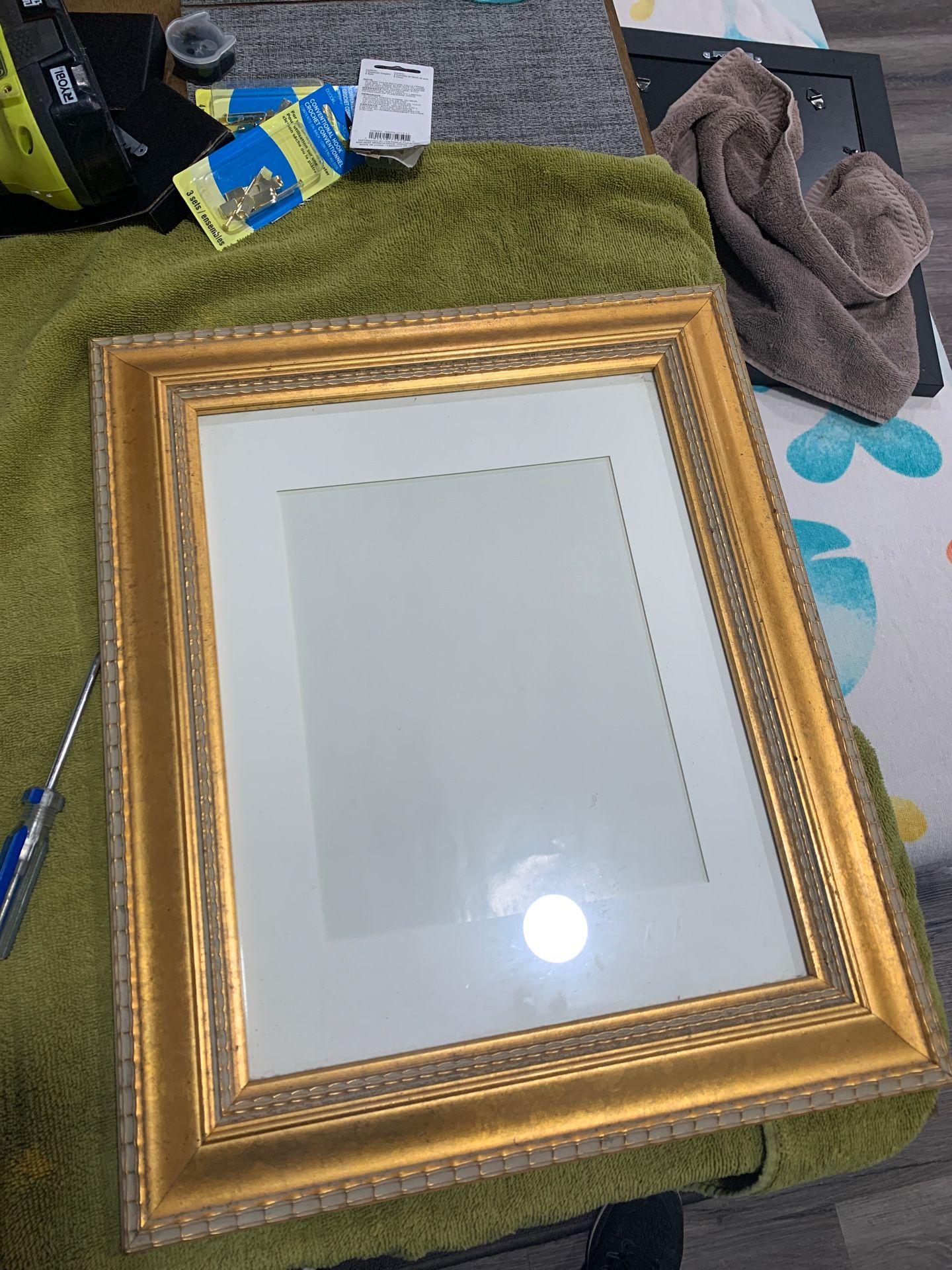 11 X 14 Gold picture frame