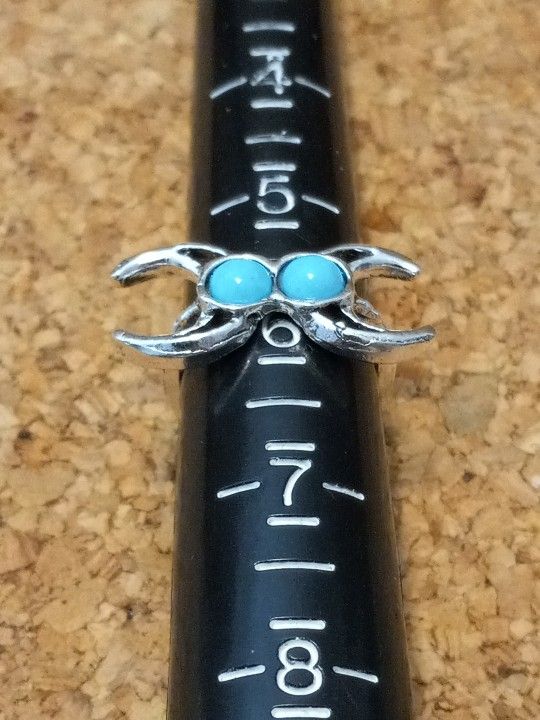 VINTAGE BOHEMIAN SILVER PLATED FASHION RING. SIZE 5.75. (E)