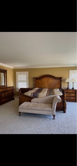 Traditional Wood Bedroom Furniture Set