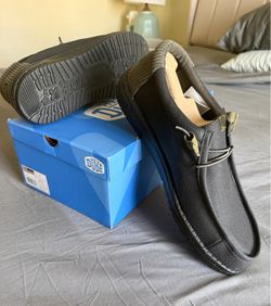 Men’s HEYDUDE brand new