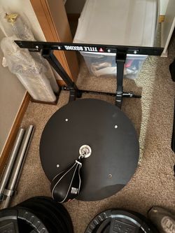 Wall mounted title speed bag