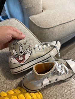 Converse Chuck Taylor Bugs Bunny High Top Sneakers youth size 2 . Z$25