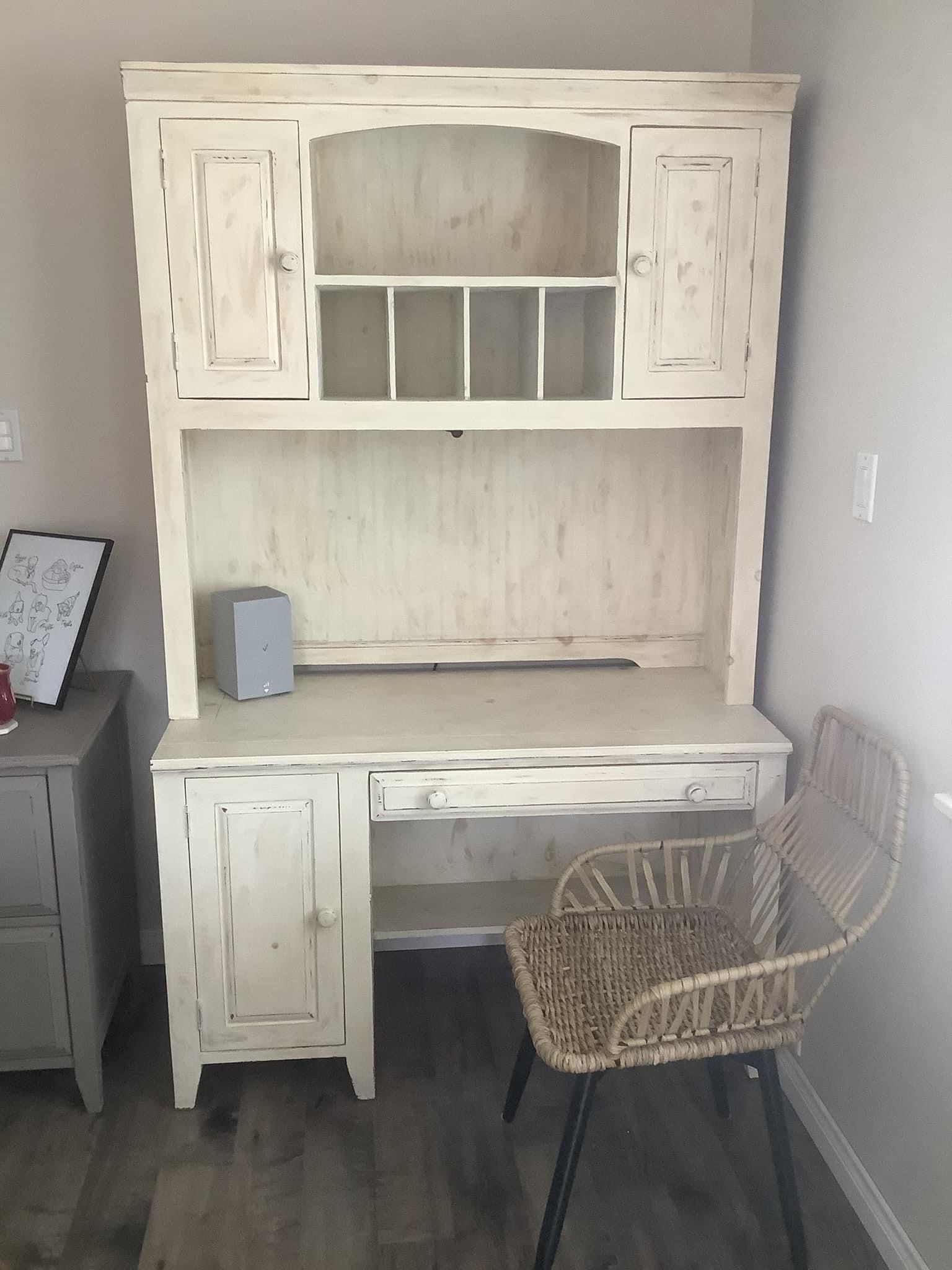 Chalk Painted Desk With Hutch