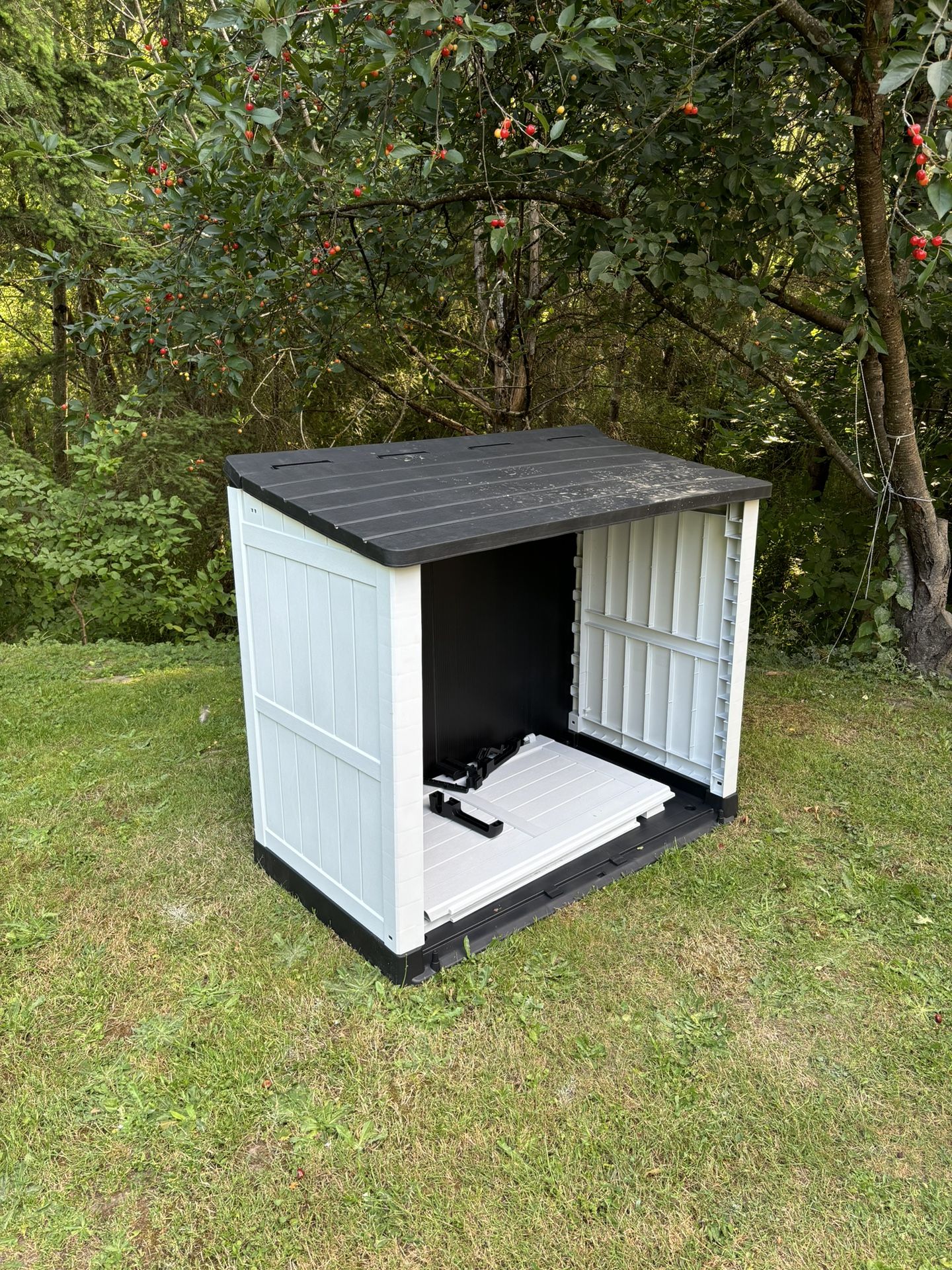 Outdoor Resin Storage Shed 36 Cu. Ft. Garden Horizontal Storage Large Capacity Weather Resistant Storage Box, Lockable Resin Waterproof Shed for Garba