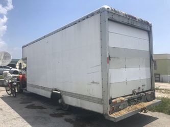 Huge mobile storage truck no motor can deliver anywhere for flat fee