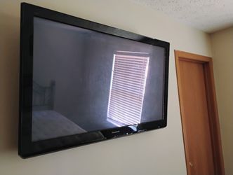 46" Panasonic Viera