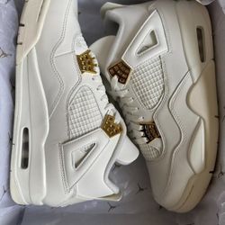 Air Jordan Retro 4 “Metallic Gold”