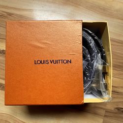 LOUIS VUITTON BLACK BELT