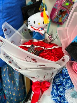RAMO DE ROSAS ETERNAS HELLO KITTY