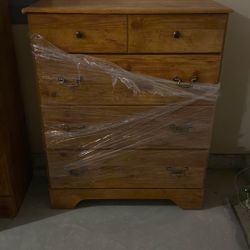 5 Drawer And 4 Drawer Chest