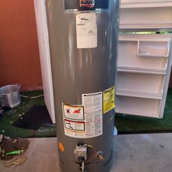 Gas Water Heater 50 Gal In Good Condition And Warranty Works Great 19th Ave And Baseline 