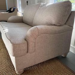 Traemore Linen Loveseat /couch /Living room