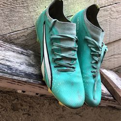 pumas cleats size 8.5
