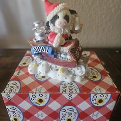 Mary Moo Moos "Got Milk " 2001 with Original box 858935
