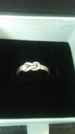 Sterling silver 925 ring. Size 5 1/2 w/🎁