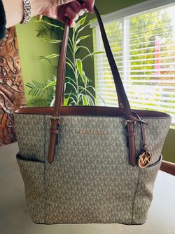 NEW Michael Kors Signature Printed Tote Bag