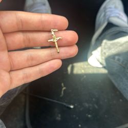 Gold Cross pendant 10k 