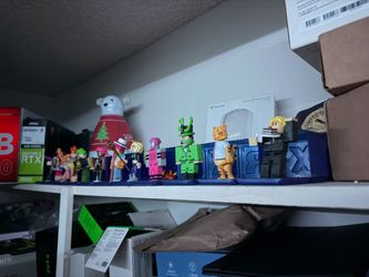 12 Roblox action figures