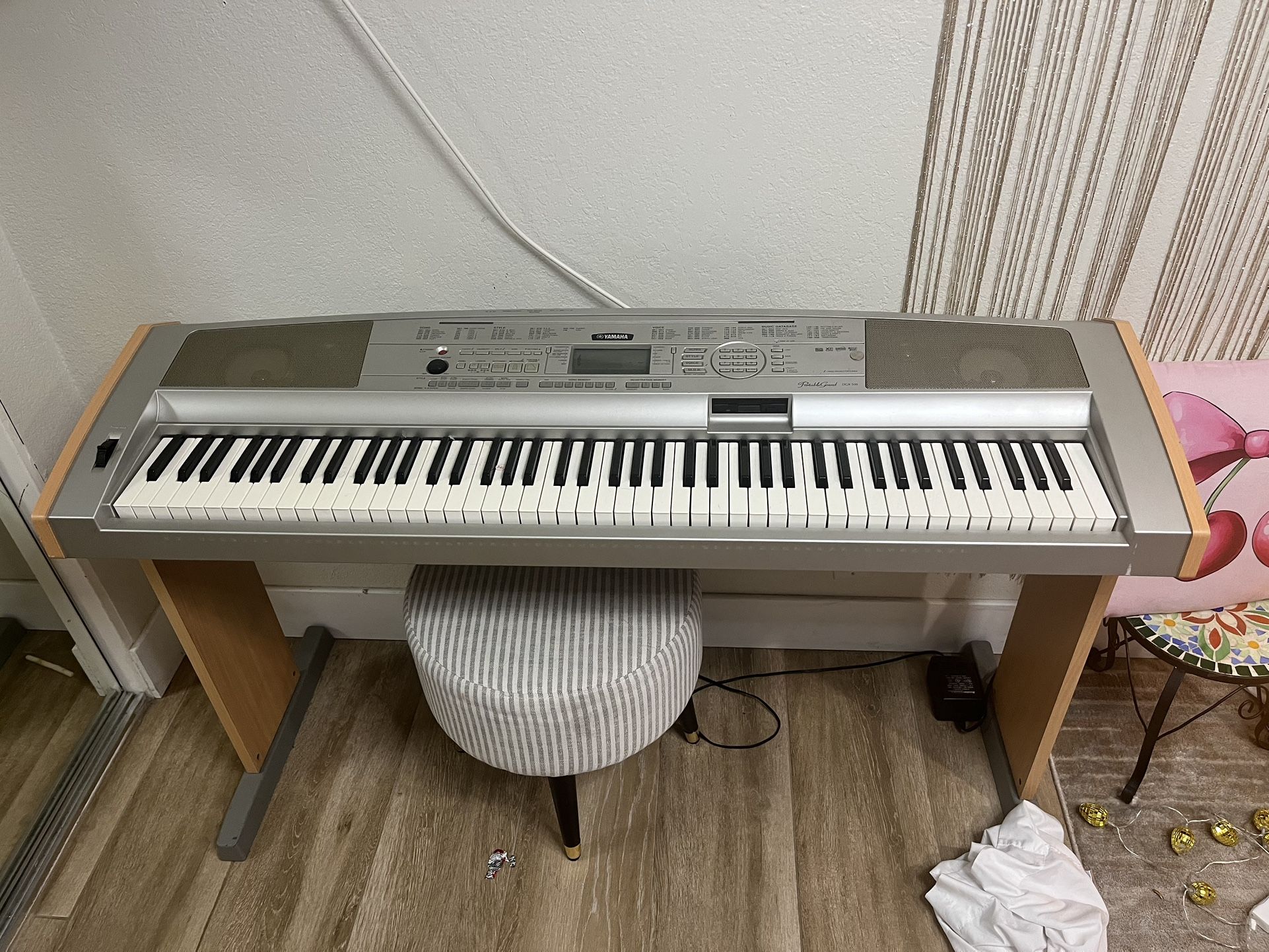 Yamaha DGX-500 Portable Digital Piano