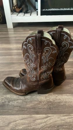 Ariat Women