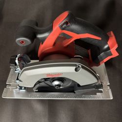 Milwaukee 6 1/2 Circular Saw TOOL ONLY 
