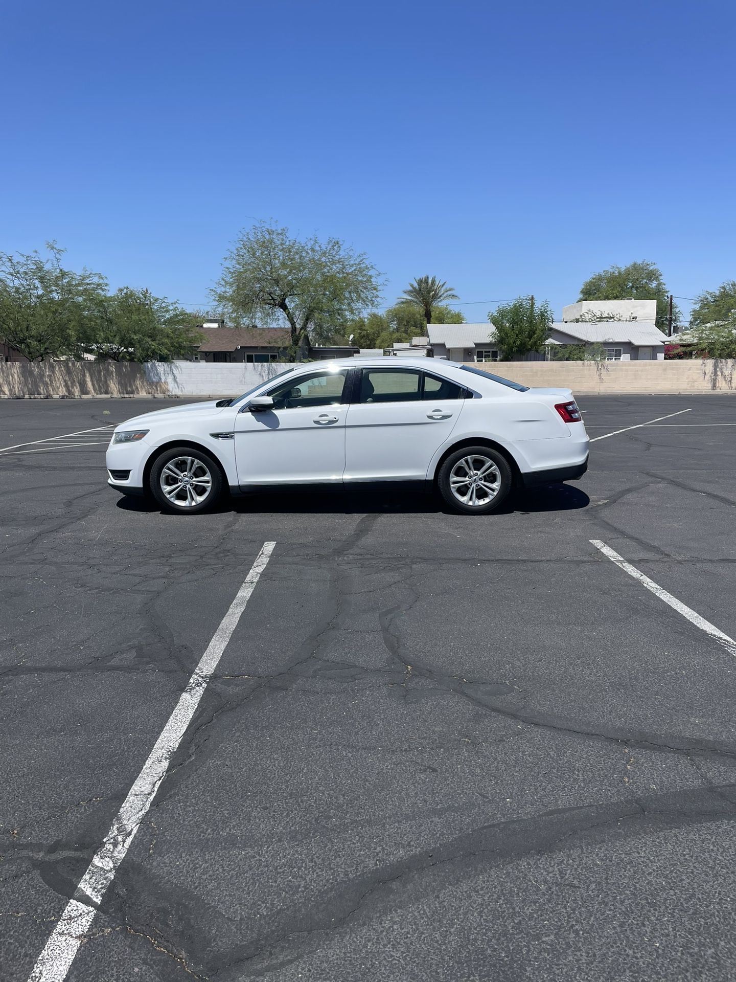 2014 Ford Taurus