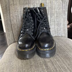 Women’s Platform Dr.Martens