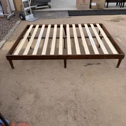QUEEN Quality Wood Platform Bedframe with Slates