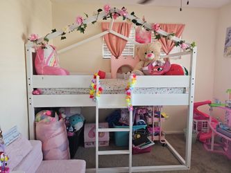 Twin size bed