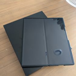 Samsung Galaxy Fold 6 Factory Unlocked 512 GB w/44mm Galaxy Watch 7 LTE