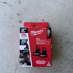 M12 12-Volt Lithium-lon XC High Output 5 Ah Battery (2-Pack)