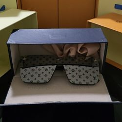 Louis Vuitton Monogram SUNGLASSES
