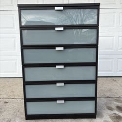 ‼️IKEA 6 DRAWER FROST DRESSER‼️250$ OR BEST OFFER‼️GREAT CONDITION‼️DELIVERY AVAILABLE🚚